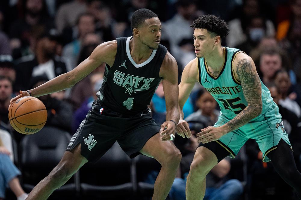 比赛中以1 比赛中以1