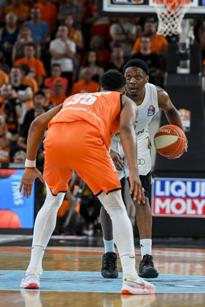 的一致称赞 的一致称赞