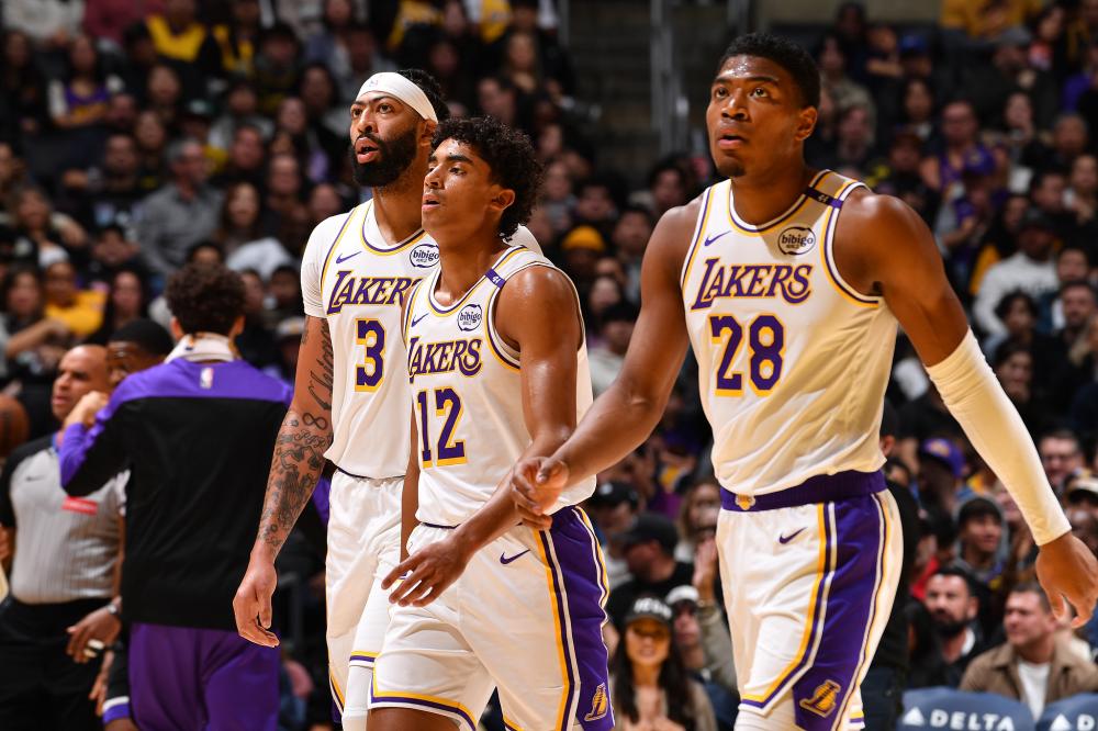 他不仅在场 他不仅在场